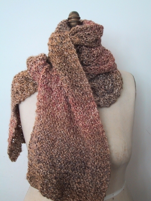 Multi-toned Modulating Scarf